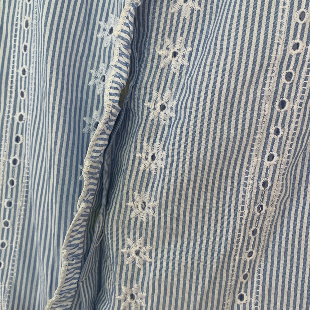LOFT Women's Blue Eyelet Sleeveless Top size L - Picture 6 of 11